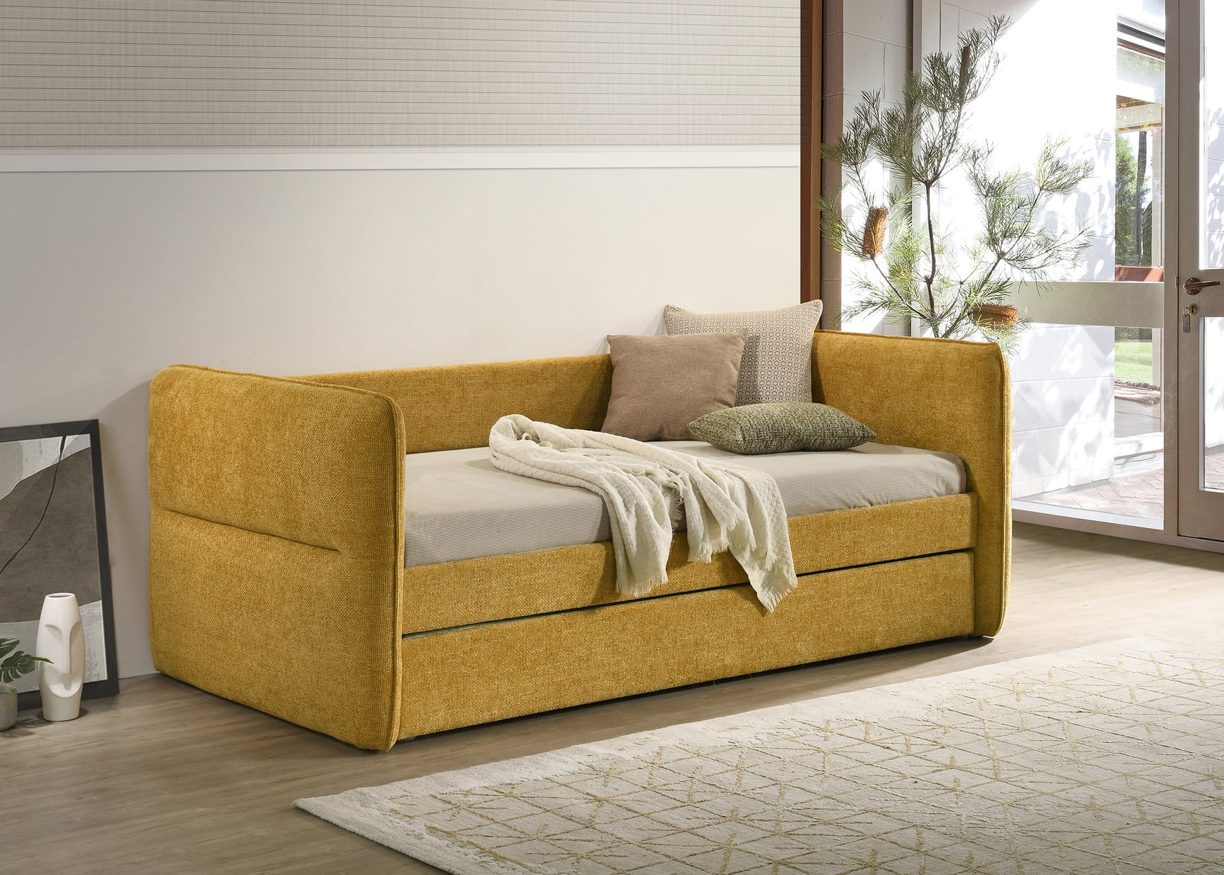 Philipa Daybed gold tweed arm detail
