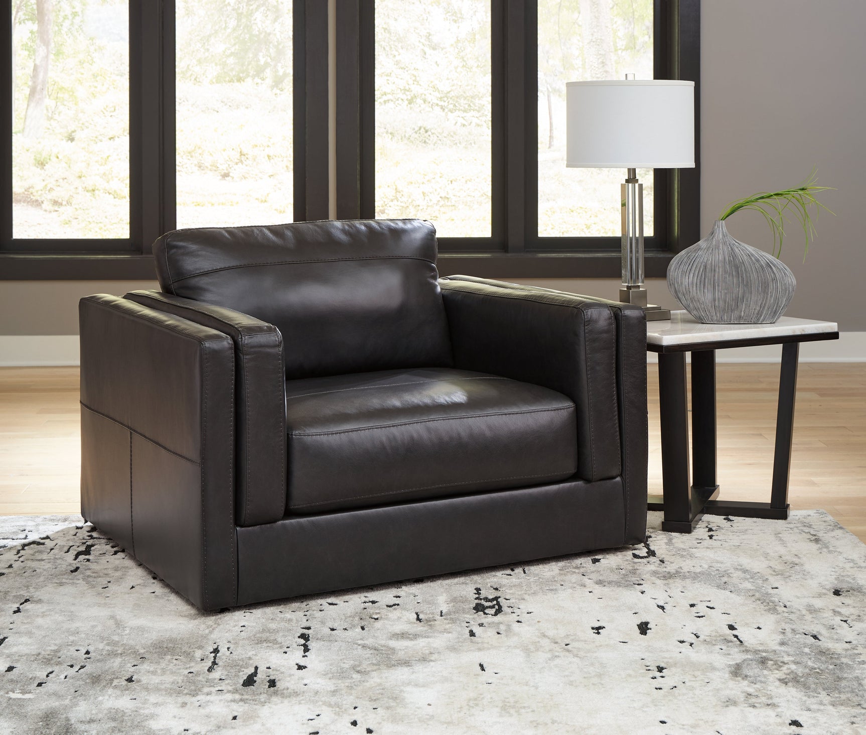 Amiata Onyx Leather Oversized Chair