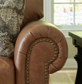 Close-up of Carianna Caramel leather texture and stitching
