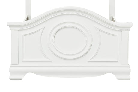 Chest of drawers with bead molding and shell motif