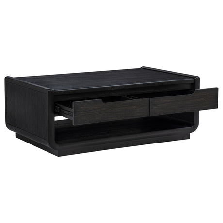 Leandro set showing wood grain texture