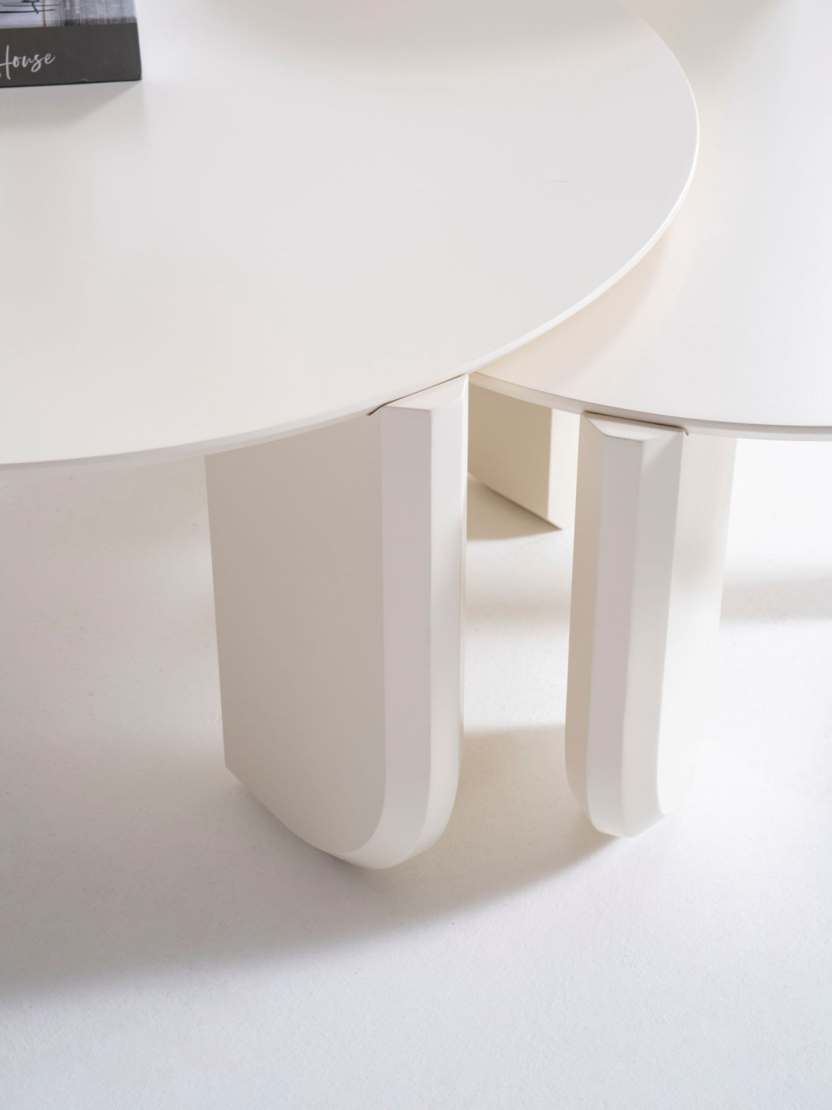 Olena cream table corner detail