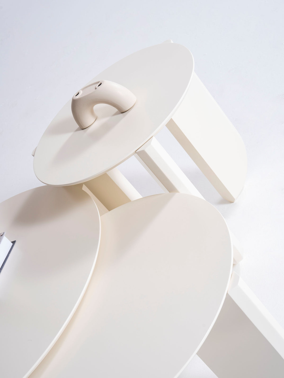 Olena cream table surface detail