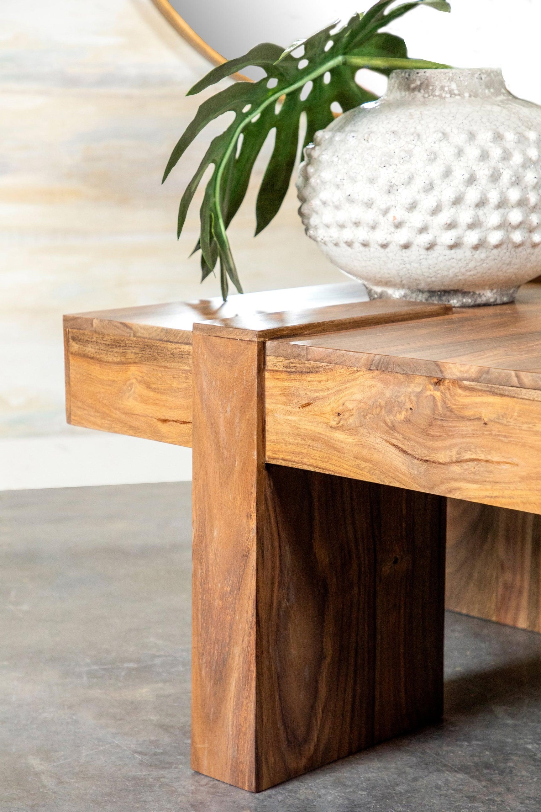 Solid sheesham wood Skeet coffee table detailed view with iron base