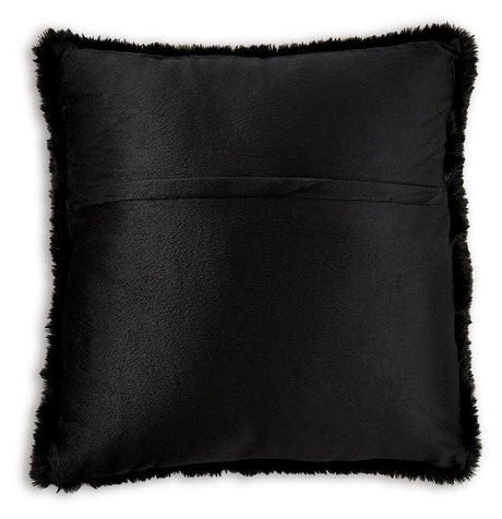 Gariland Black Faux Fur Pillow close-up zipper detail