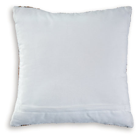 Close-up of zipper closure on Kierenworth pillow