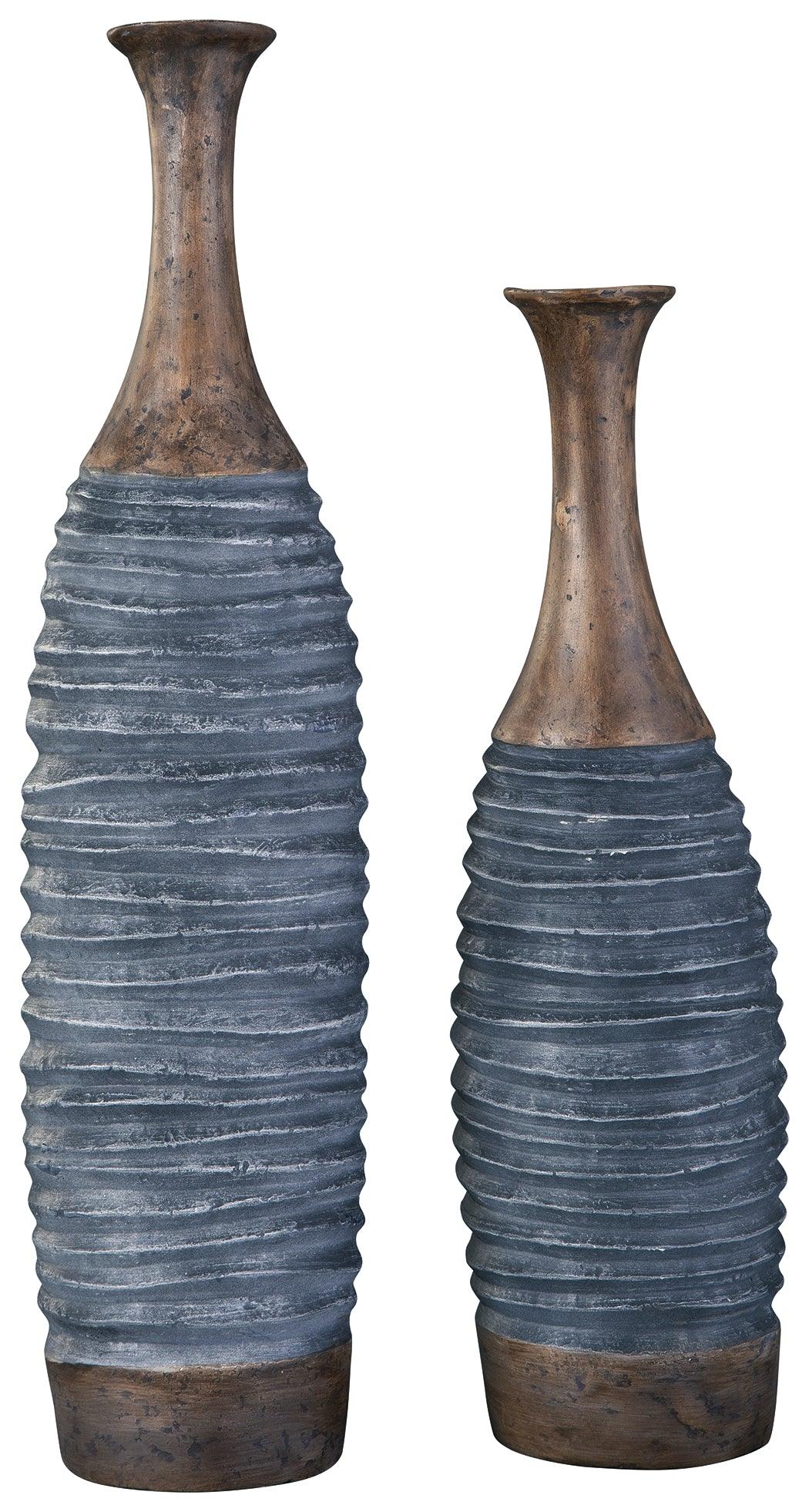 Blayze small vase in brown, side angle