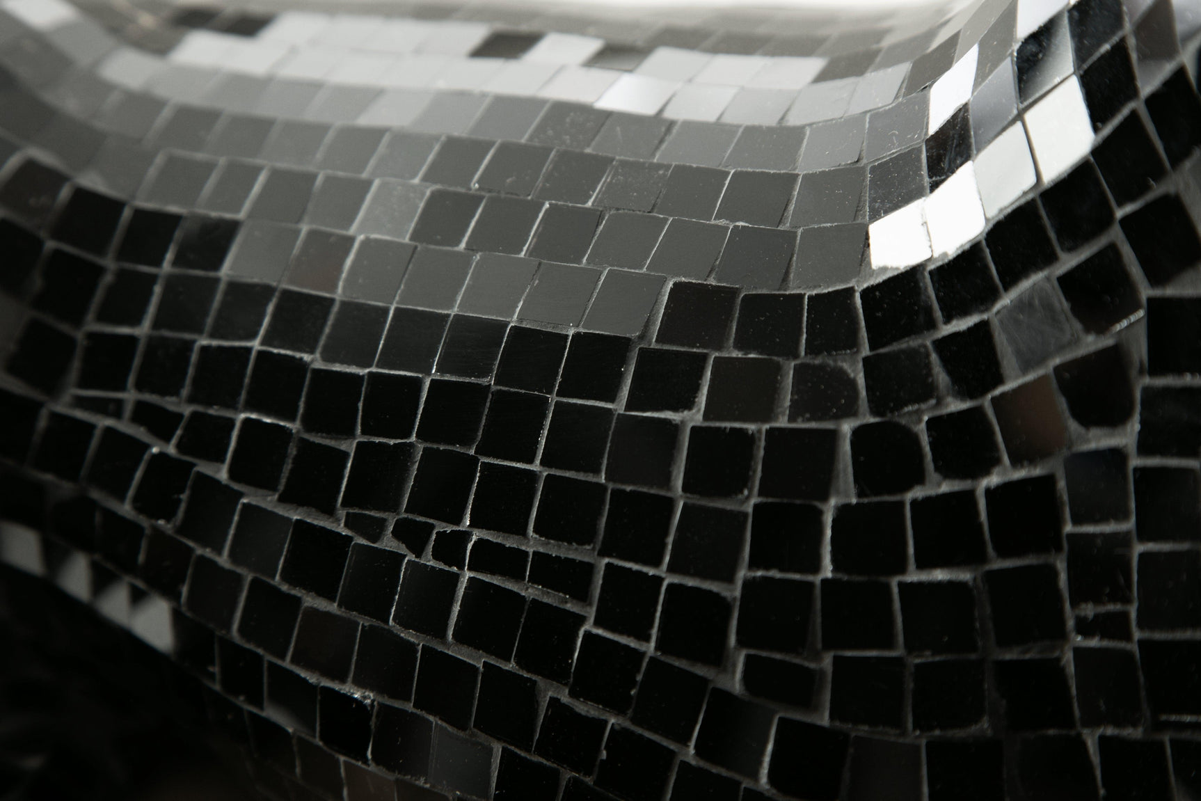 Finish texture detail of Drice Black Panther Sculpture