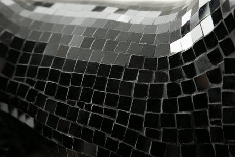 Finish texture detail of Drice Black Panther Sculpture