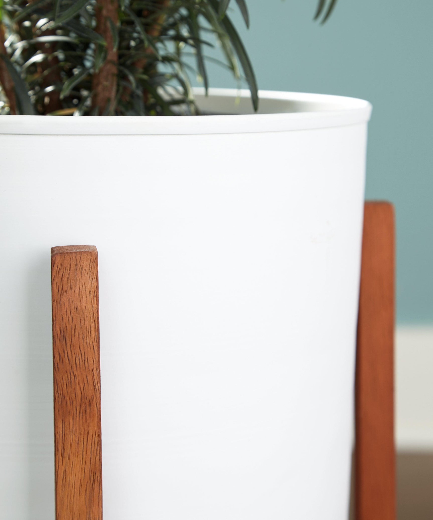 Dorcey White/Brown Planter (Set Of 2) - Ella Furniture