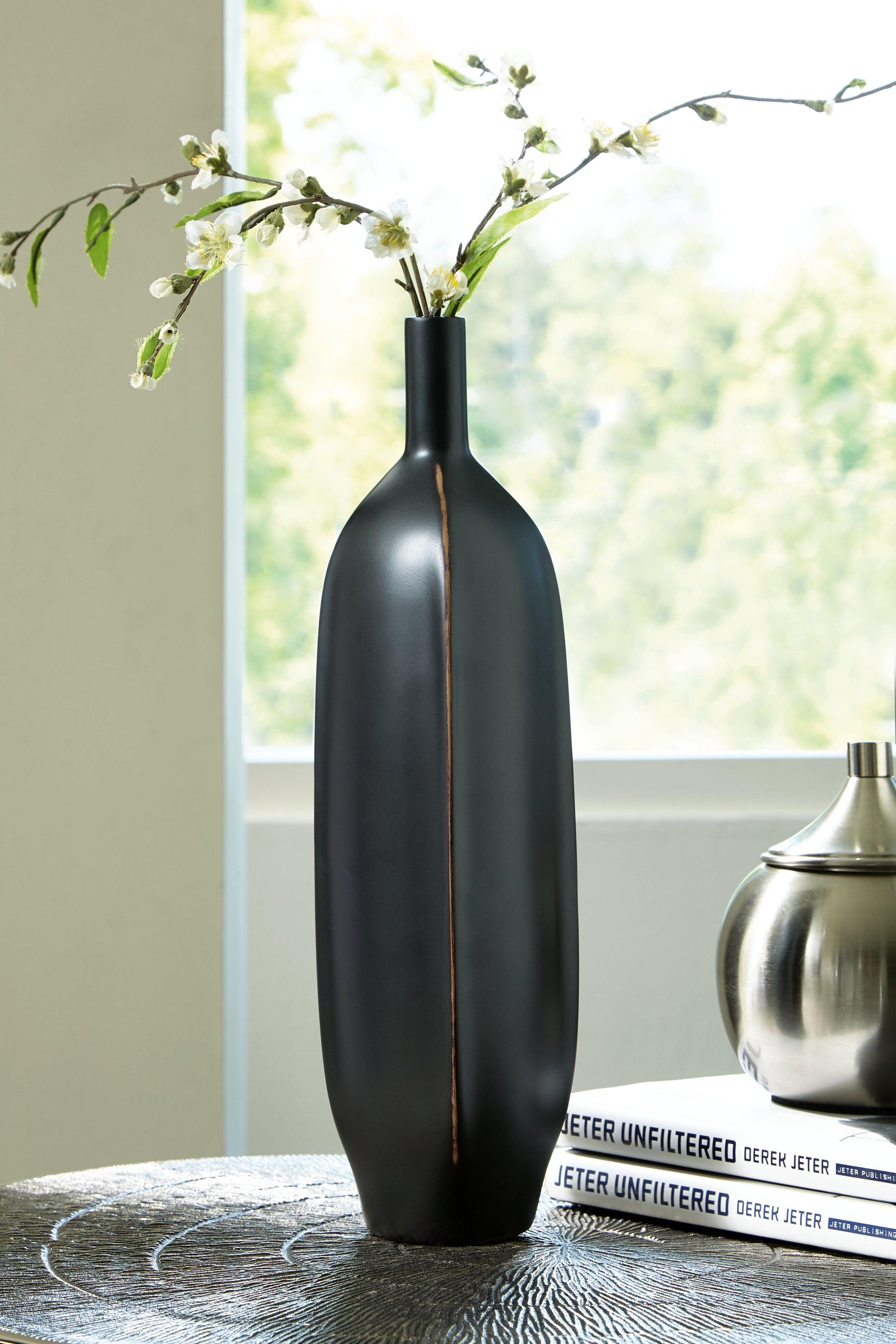 Rhaveney Black Vase set displayed on shelf