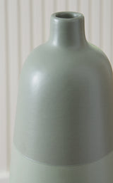 Close-up of Peerland Vase ceramic finish