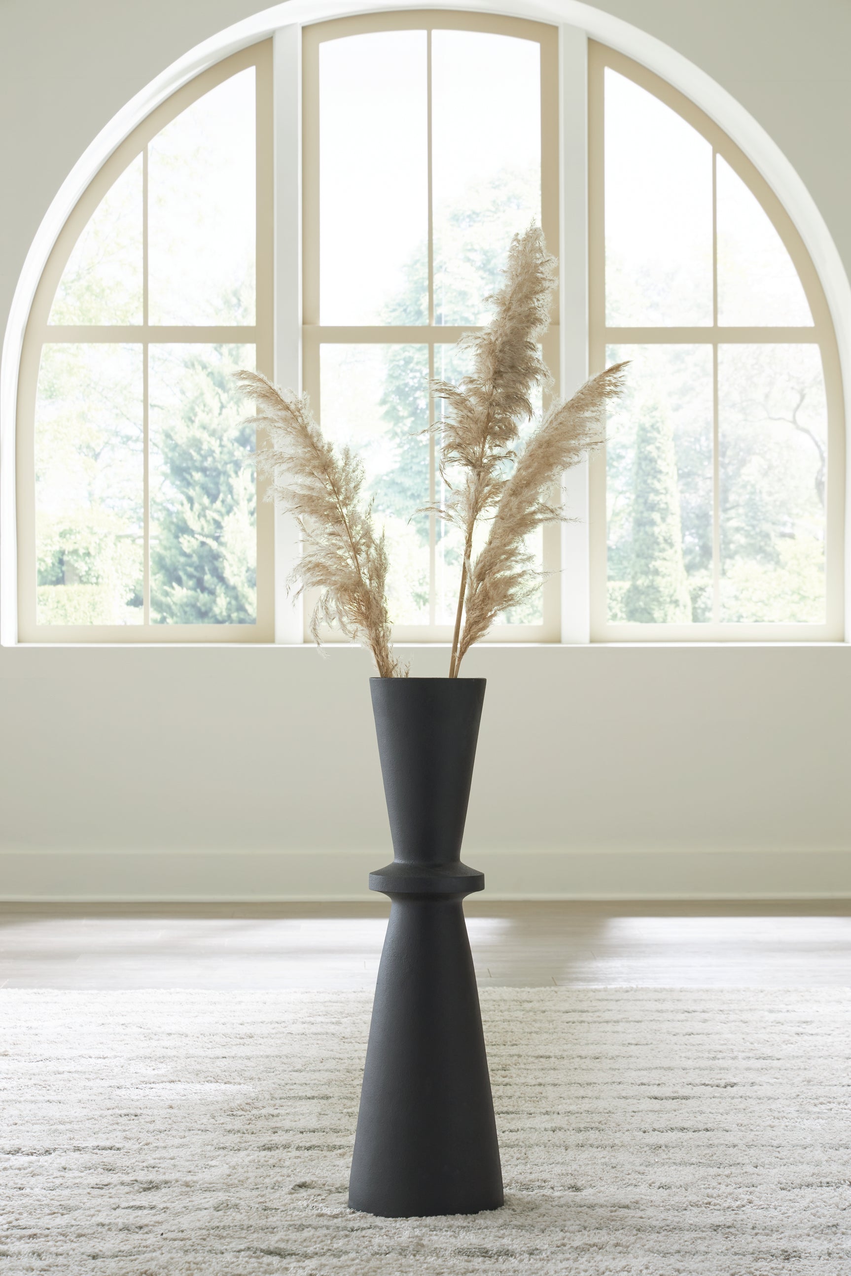 Close detail of vase finish