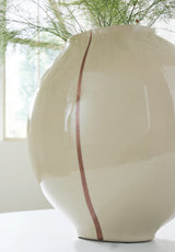 Detail of alternate vase accent
