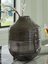 Harpwick Vase side view