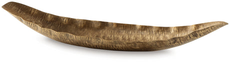 Wystenburg tray side angle showing hammered metal texture