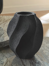 Judworth Matte Black Vase accessory angle