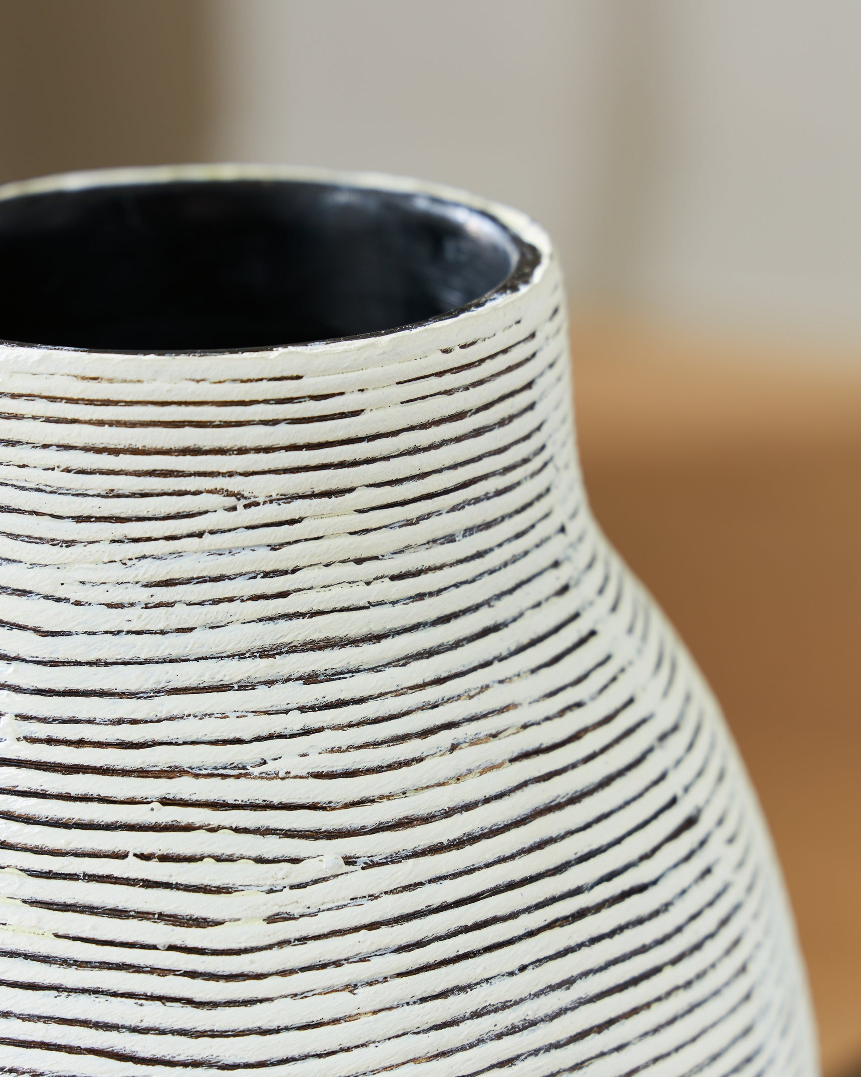 Top view showing vase opening
