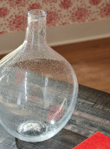 Close-up of Kurthorne seeded glass texture