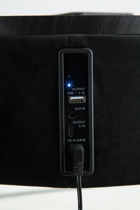 Aux input connection detail