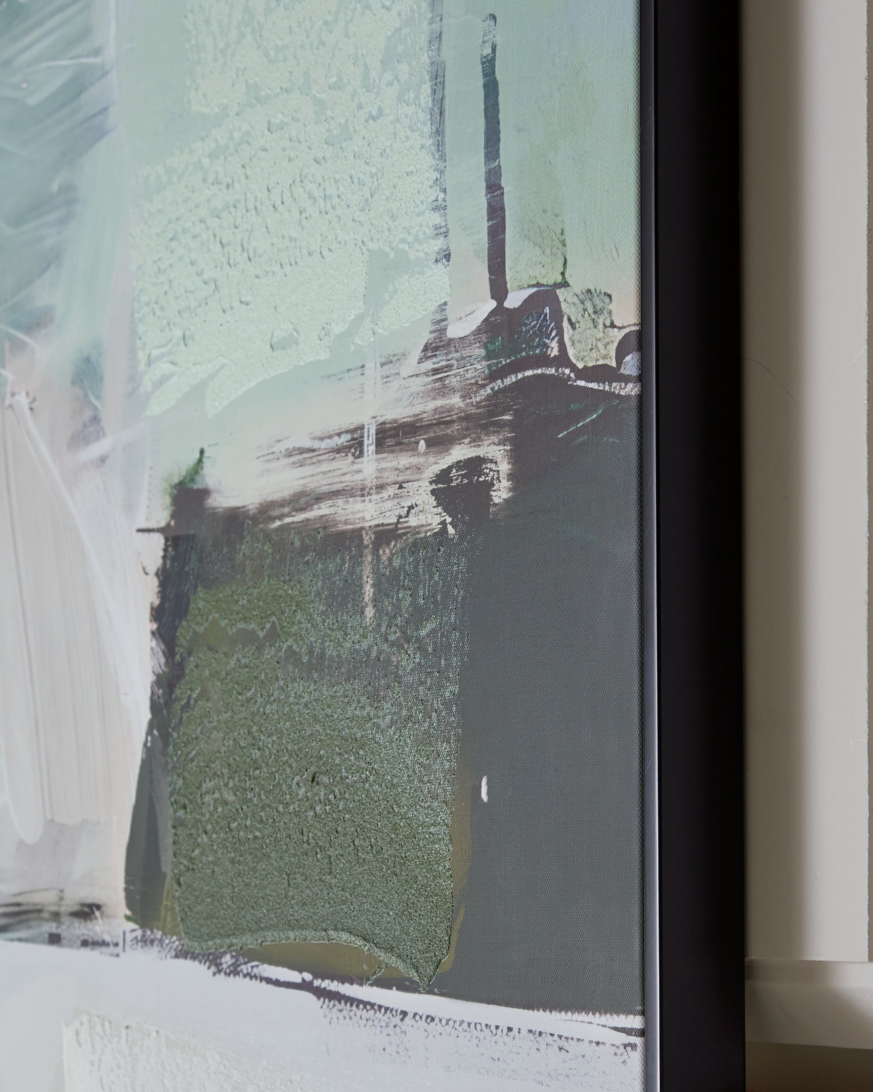 Vinick Wall Art detail of hand-painted embellishment