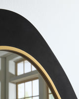 Kierlock Accent Mirror close-up of goldtone inner frame