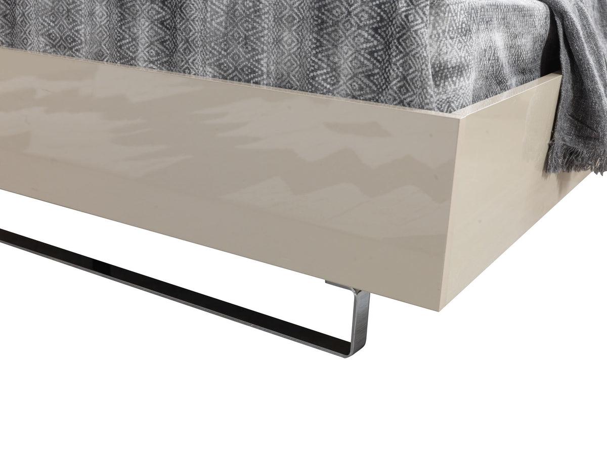side view of Hailey Cream High Gloss Lacquer 4-Piece Queen Bedroom Set bed