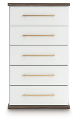 Head-on view of Kendanport Chest of Drawers