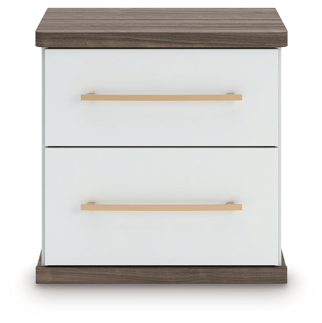 Head-on view of Kendanport Nightstand
