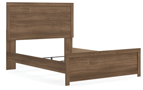 Broachmyn Auburn Queen Panel Bed angled view