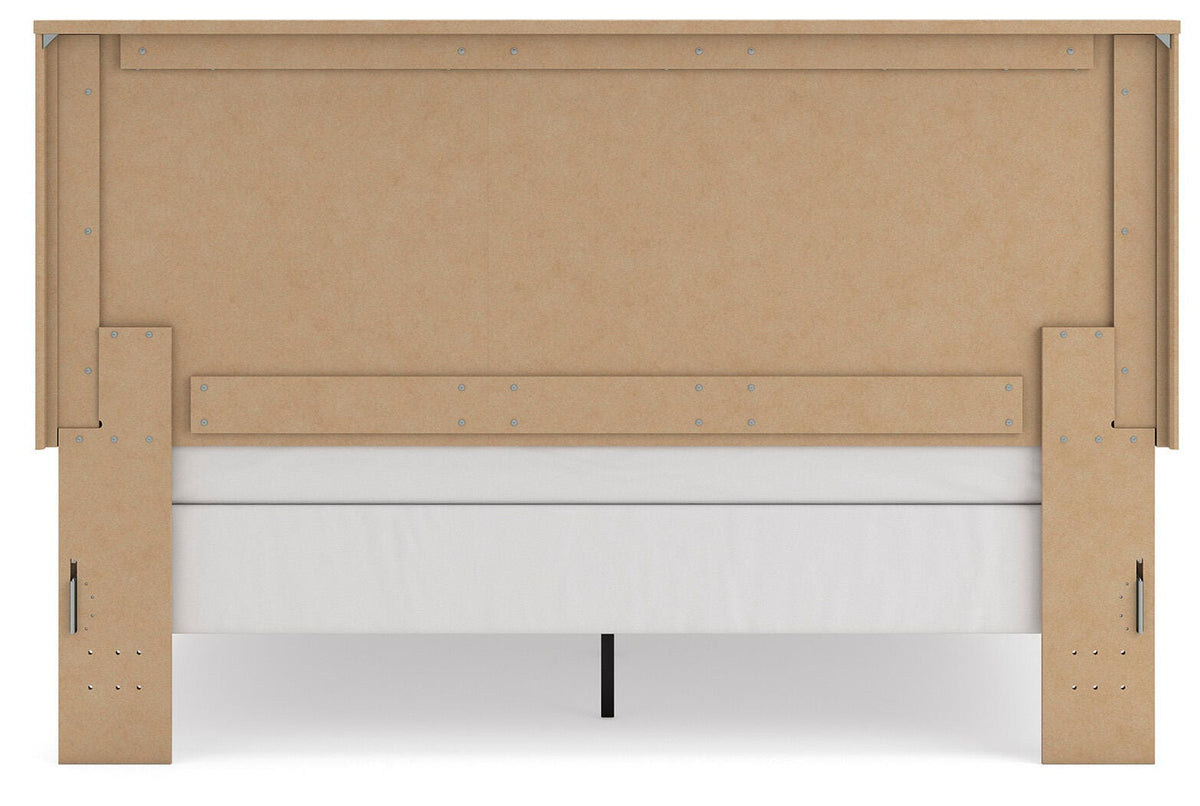 Gramburg Warm Natural Brown King Panel Bed view 8