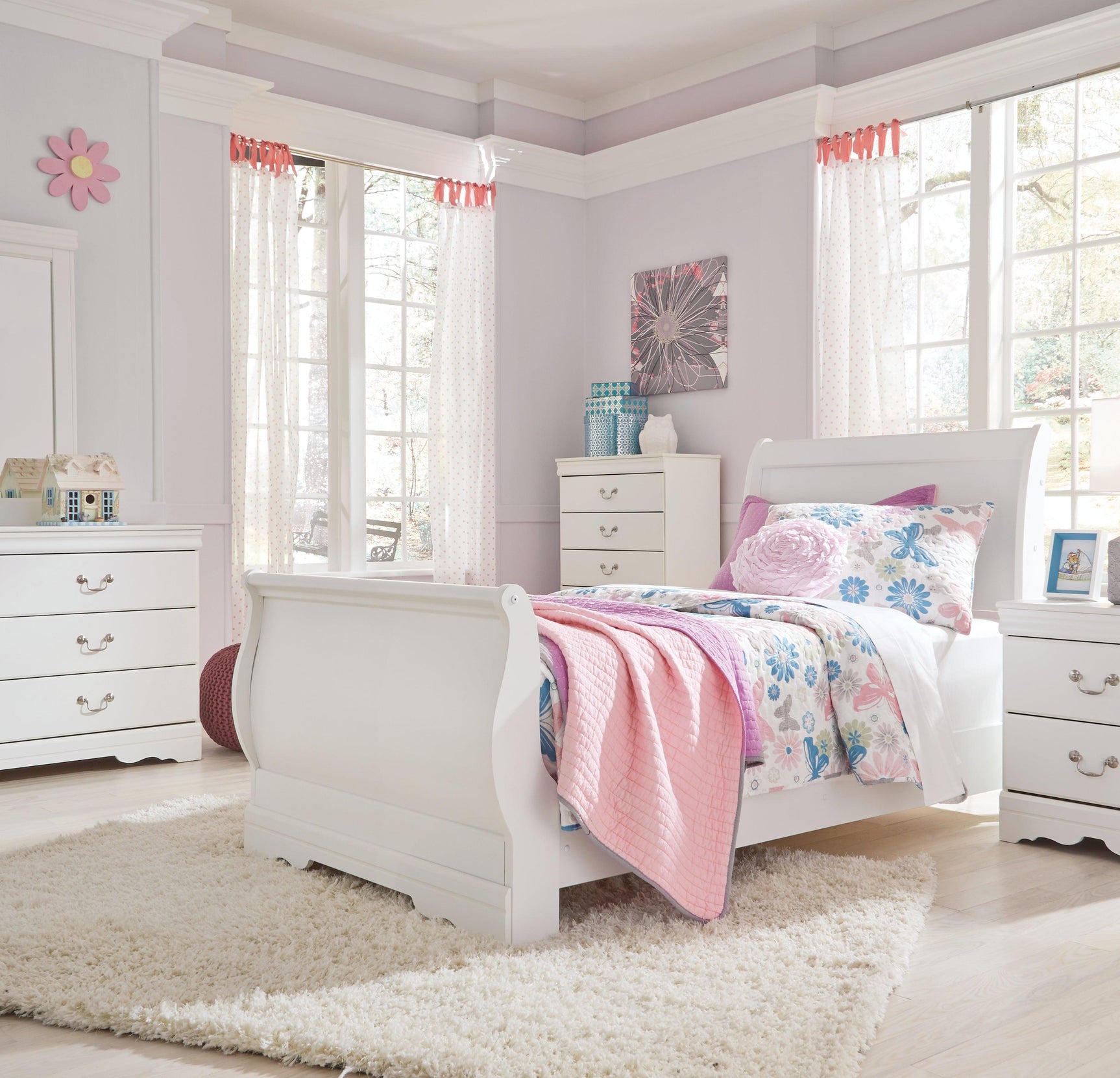 Anarasia White Twin Sleigh Bed close-up detail