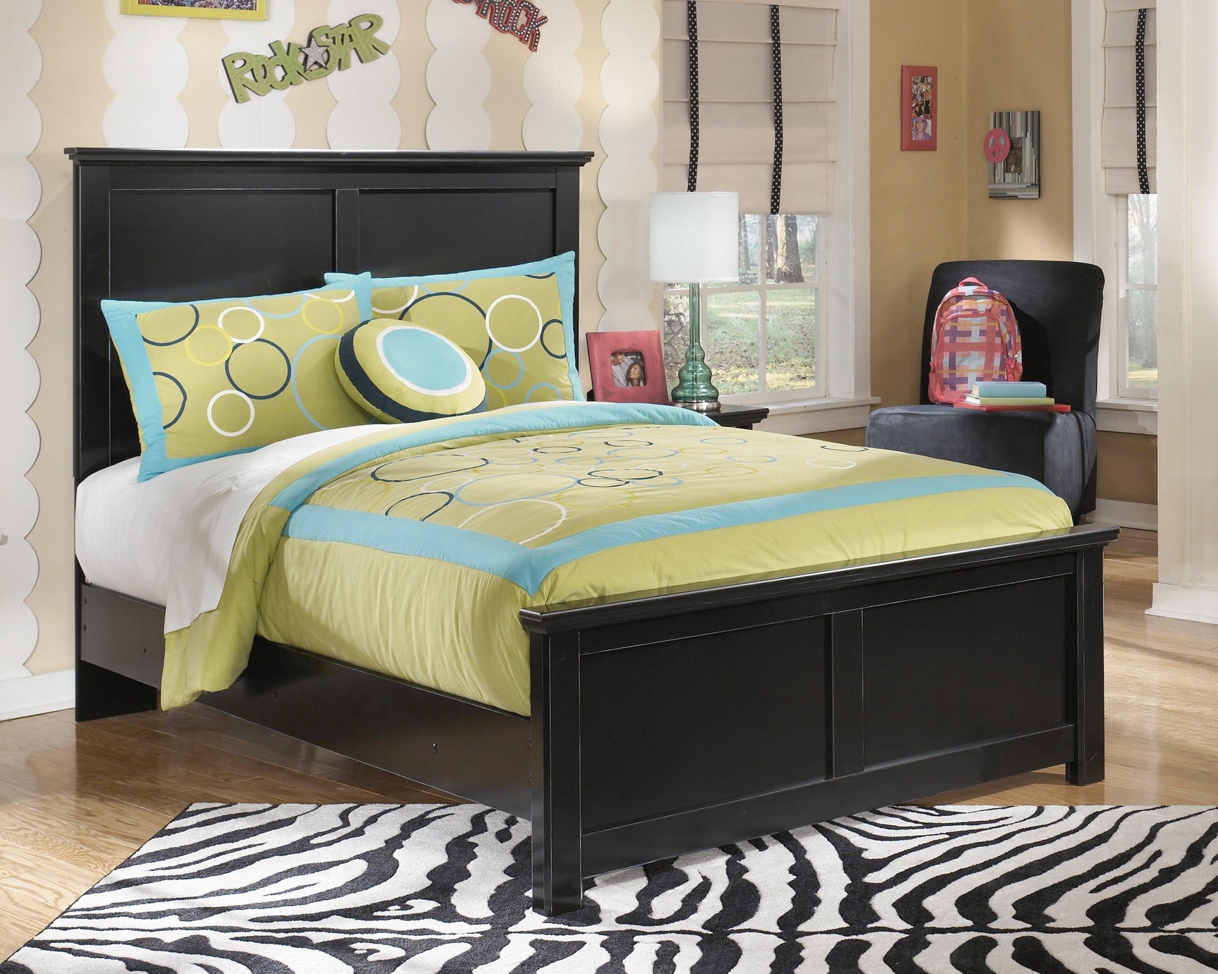 Maribel Black Full Panel Bed headboard detail in black finish