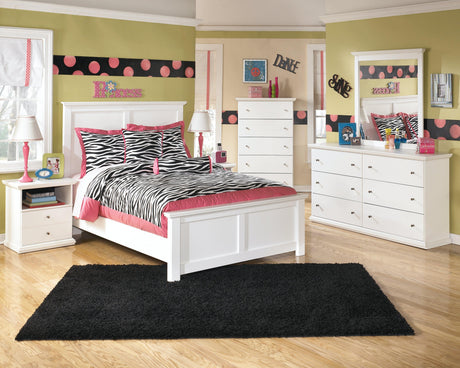 Bostwick Shoals white full bed corner detail