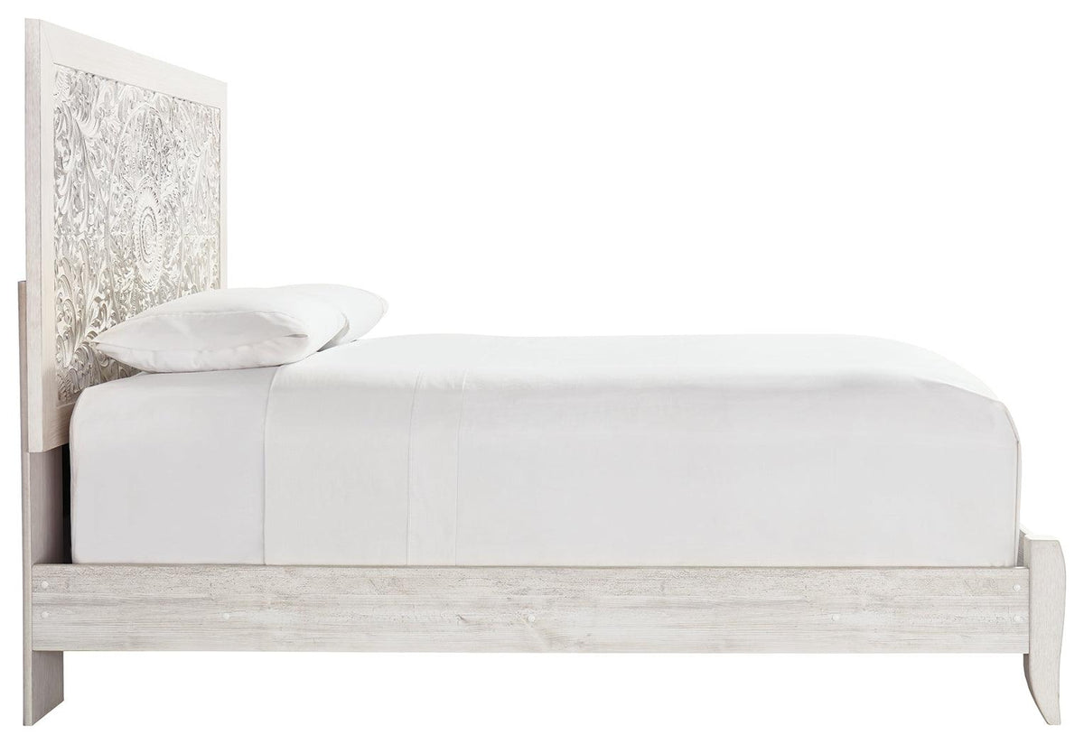 Paxberry Whitewash Queen Panel Bed side view