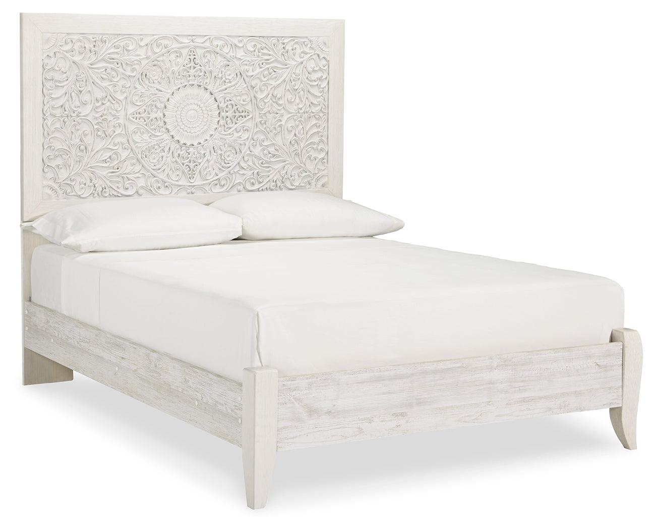 Full panel whitewashed footboard and bed rails of Paxberry bed