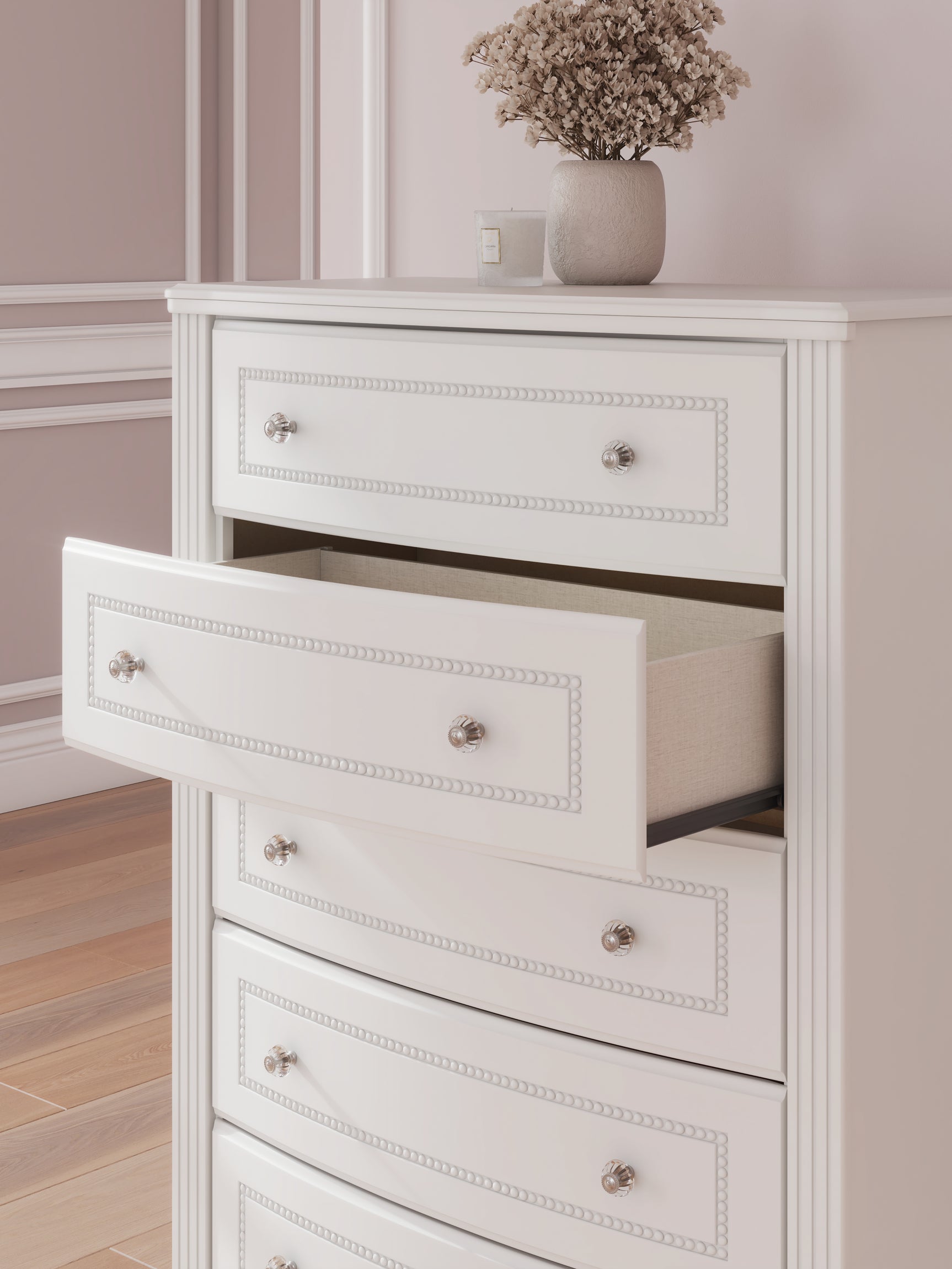 Kozlani Chest drawer knob detail