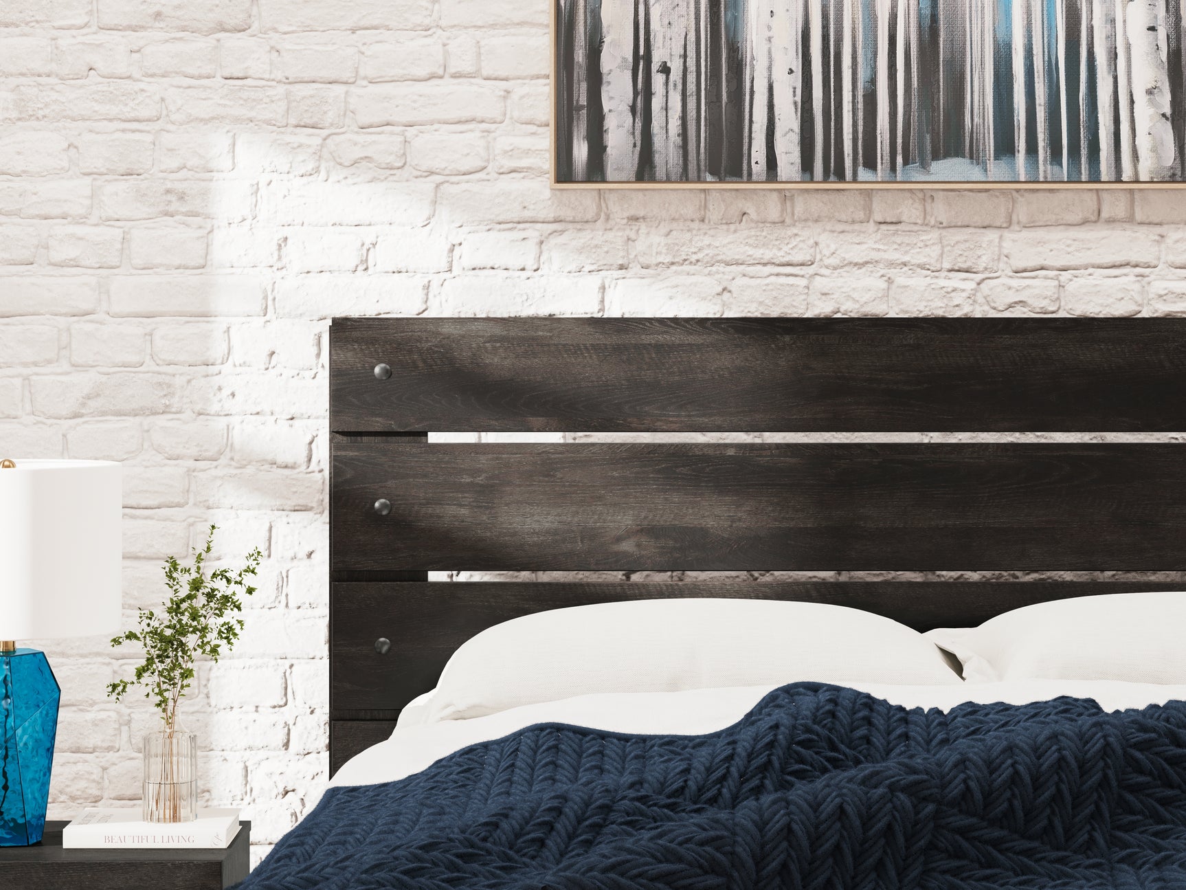 Close-up of oak grain texture on Hollivern bed