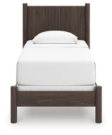Pamytta Brown Twin Panel Bed head-on view