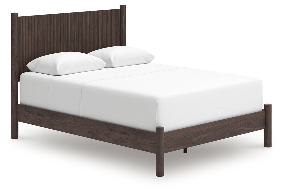 Pamytta Brown Queen Panel Bed angled side view