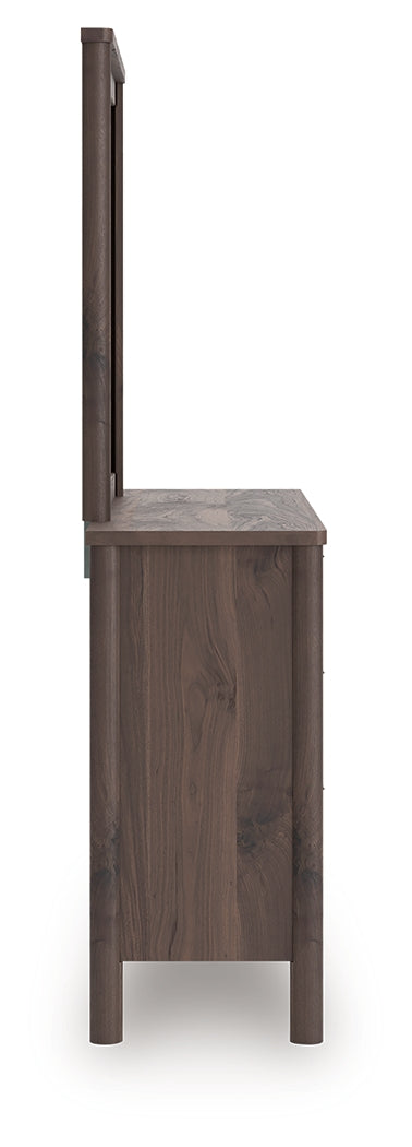 Side view of Pamytta dresser and mirror