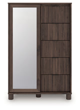 Pamytta Dressing Chest head on view