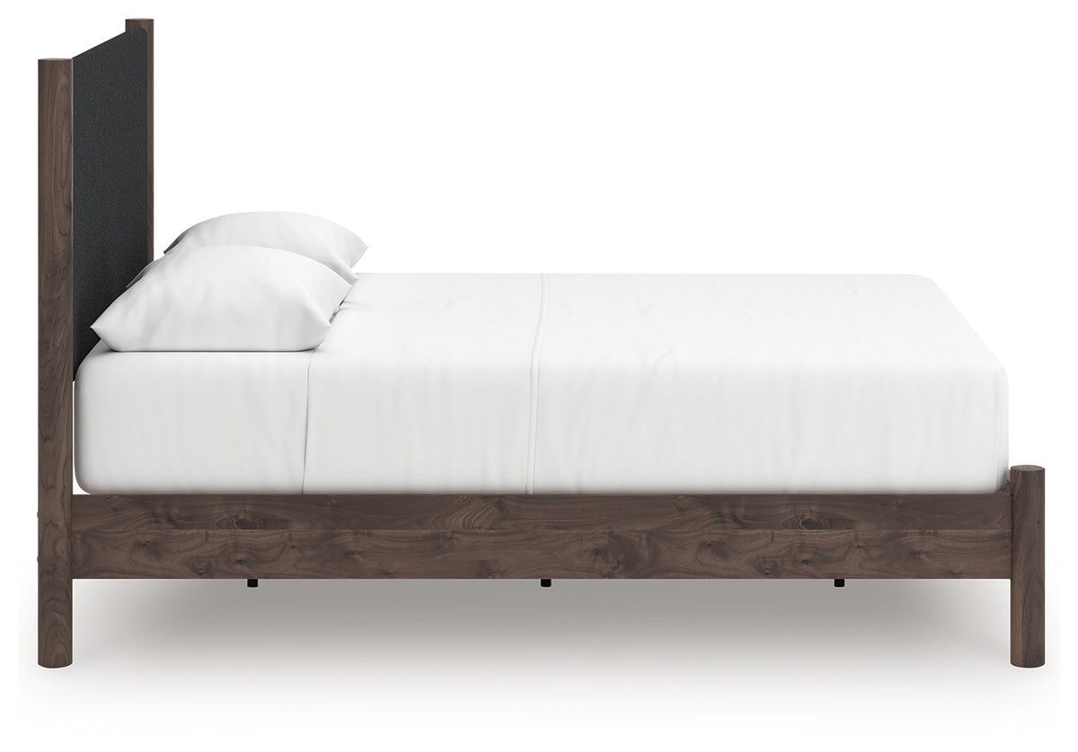 Back view showing platform footboard of Pamytta Queen Bed