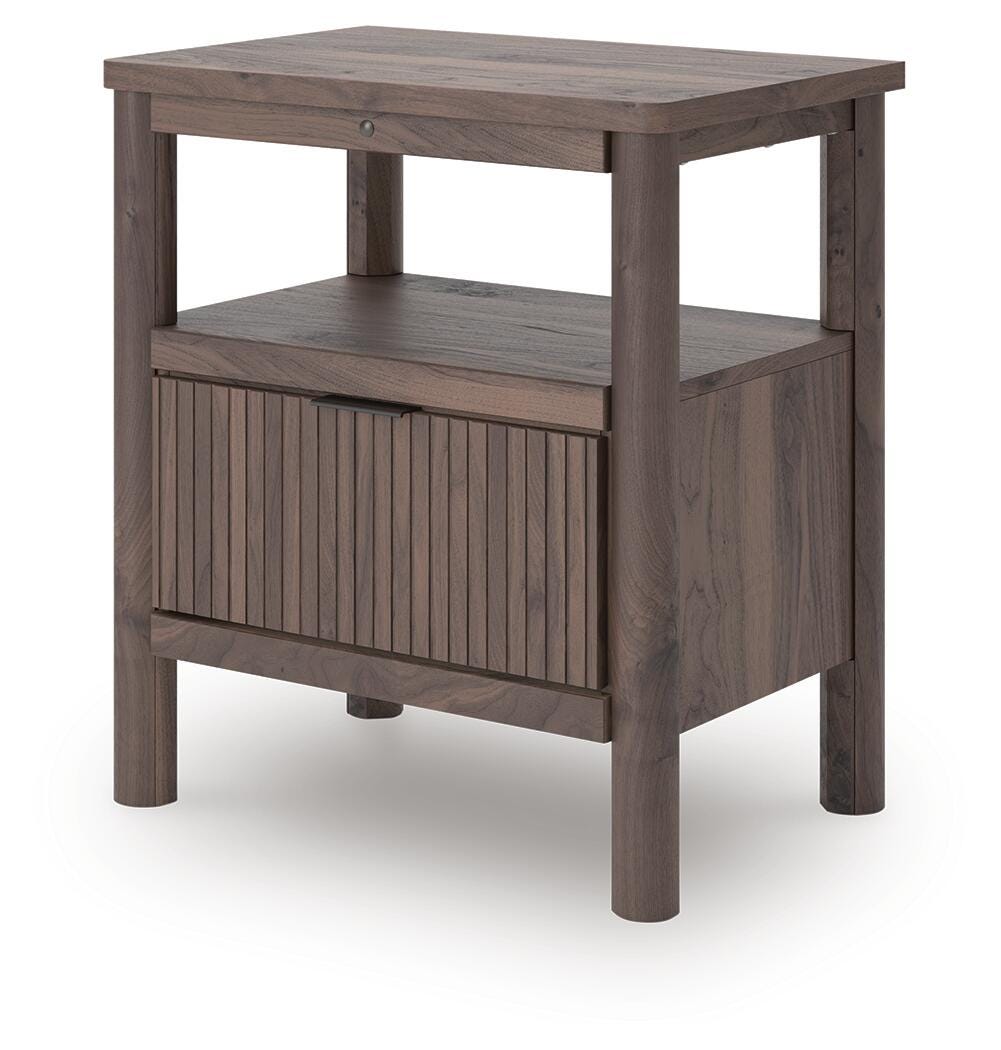 Pamytta Brown Upholstered Panel Bedroom Set angled view