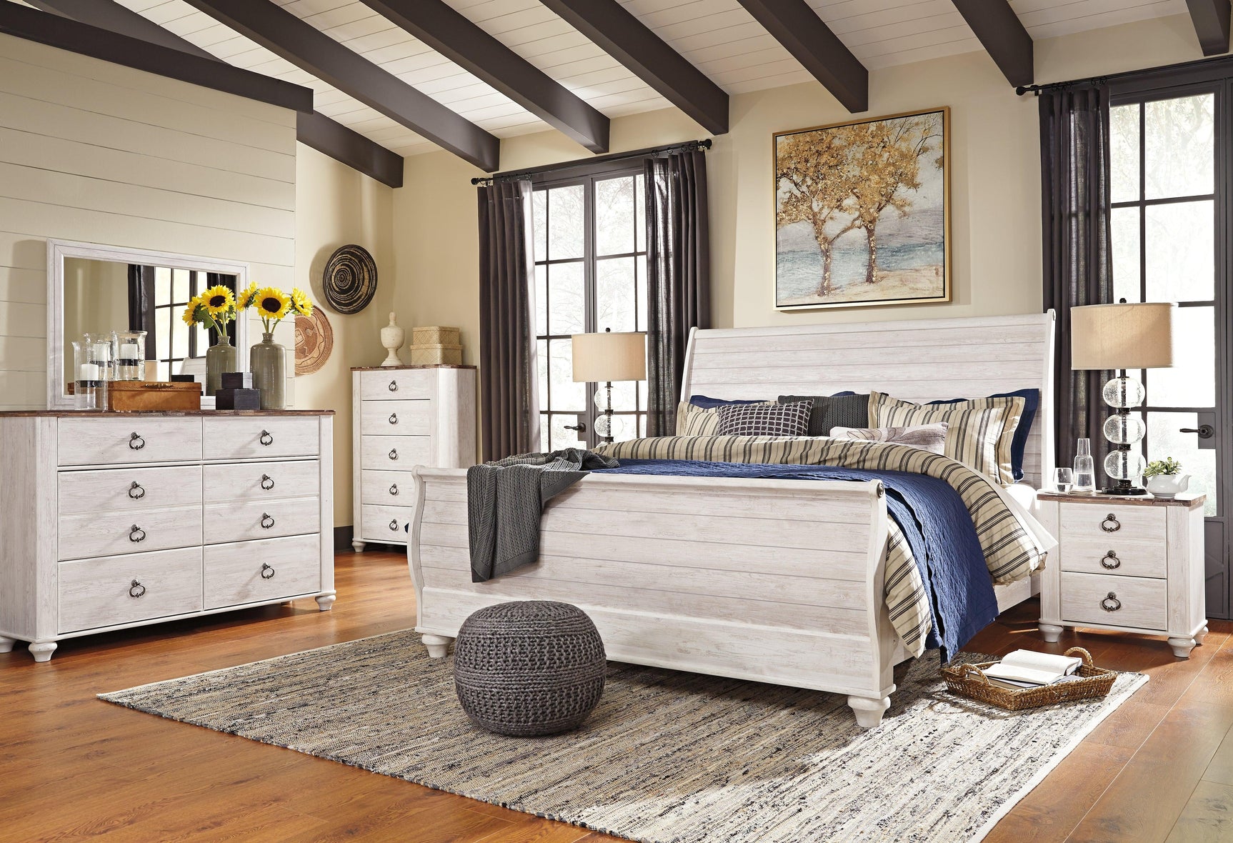 Willowton Whitewash King Sleigh Bed retail display