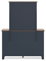 Side view of Landocken dresser