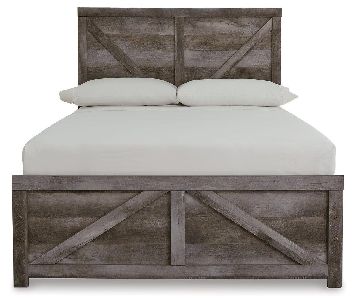 Wynnlow Gray Full Crossbuck Panel Bed head-on frontal view