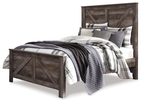 Wynnlow Gray Queen Crossbuck Panel Bed side angle