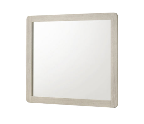 Nyomi chest white front view