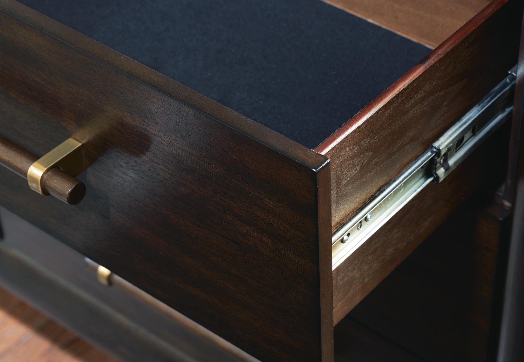 Dantenton Merlot Dresser